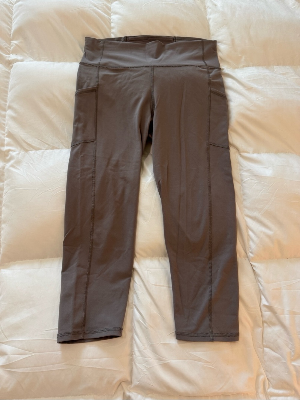 High-Waist Cropped Active Leggings in Taupe by Savvi